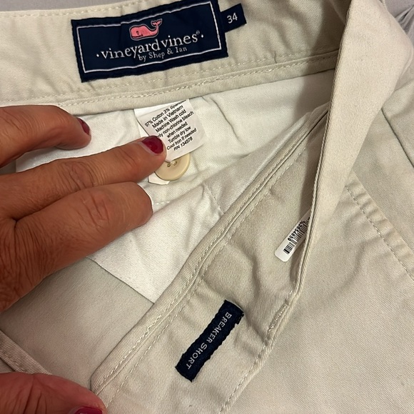 Vineyard Vines mens stone flat front Breaker Short - size 34 - Picture 3 of 4